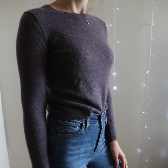 Tahari Sweaters - Tahari Grey 100% Cashmere Sweater